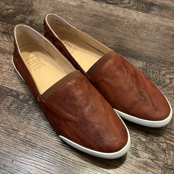 NEW! Frye Melanie slip on leather sneaker - cognac - Picture 2 of 8
